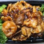 Best Triple Delight with Hot Garlic Sauce in Manchester, CT